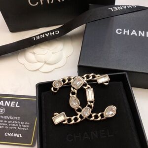 CHANEL brooch